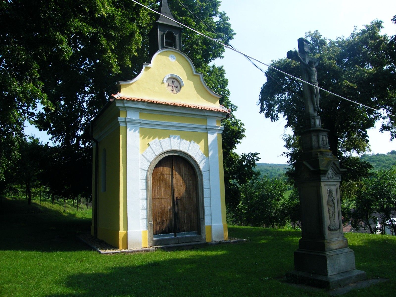 noc-kostel-boleradice-kaple-sv-rocha