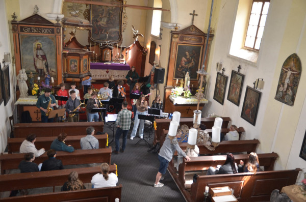 Bžany-Hradiště, kostel sv. Vavřince