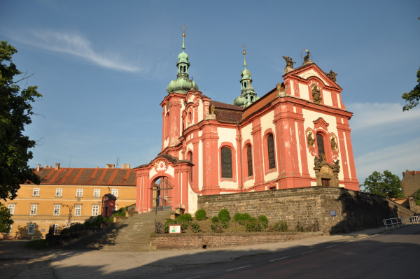 Kostel Nanebevzetí Panny Marie ve Zlonicích / Autor fotografie: Jan Tůma