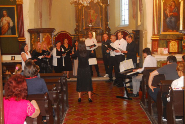 Vystoupení pěveckého uskupení Období sboru