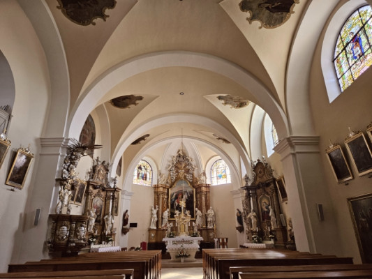 Vnitřek kostela
