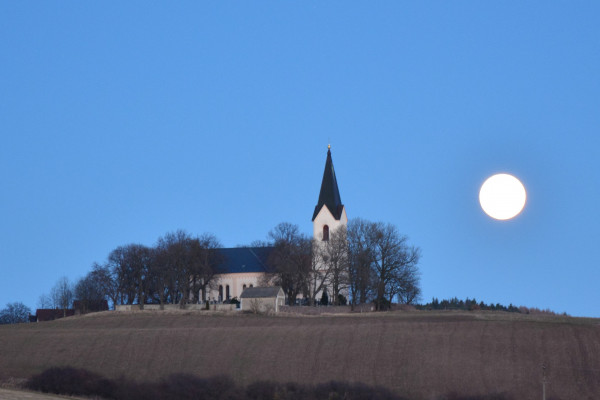 Hluboš, kostel Nejsvětěšjí Trojice (3).jpg
