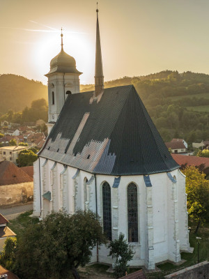 Doubravník, kostel Povýšení sv. Kříže