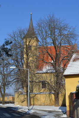 kostel Všech svatých - zima  - pohled od Lochkova