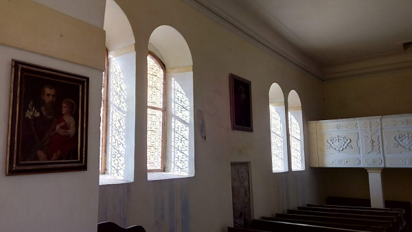 Kostel sv. Štěpána ve Skřivani / Pohled do lodi kostela, kruchta / Autor fotografie: Marie Šindelková