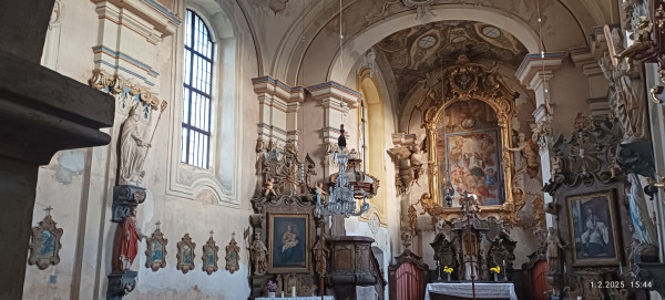 Oltář s oknem / Autor fotografie: Alena Gembalová