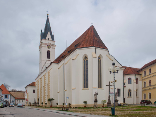 Kostel panny Marie Královny a sv. jiljí / Autor fotografie: Marie Košinová