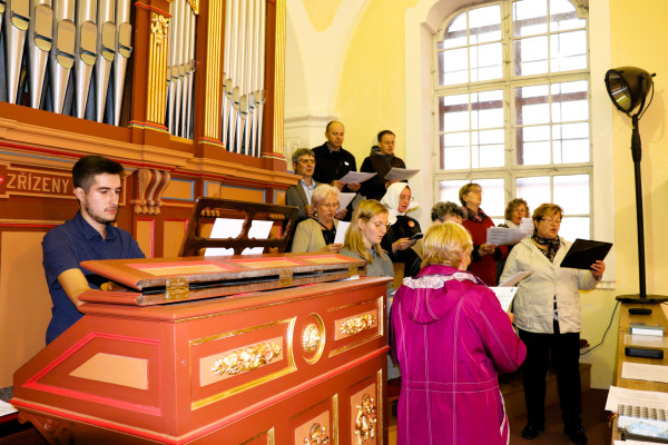 Podivín, kostel sv. Petra a sv. Pavla