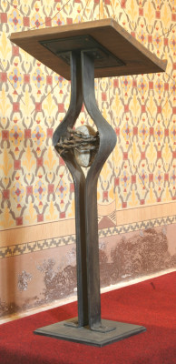 Ambon - řečnický pult.