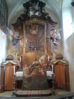 Kostel sv. Václava Svojšice / Pohled na oltář a původní obraz sv. Václava