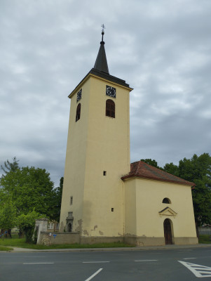 Slatina, kostel sv. Jana Nepomuckého