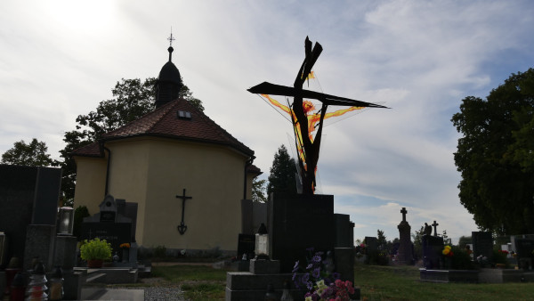 Pátek, kostel sv. Vavřince, hřbitov