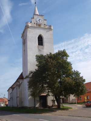 Dolní Věstonice, kostel sv. Michaela archanděla / Dolní Věstonice, kostel sv. Michaela archanděla