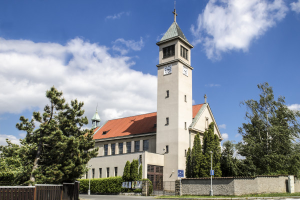 kostel Panny Marie Královny míru
