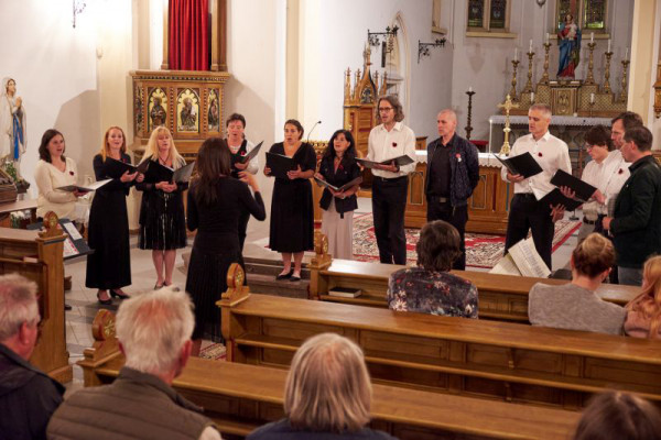 Vystoupení pěveckého uskupení Období sboru