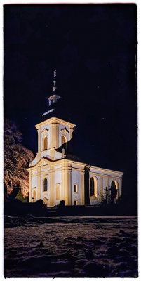 Kostel Nanebevzetí Panny Marie Pňov-Předhradí / Mrazivý večer  / Autor fotografie: Marcel Ontl