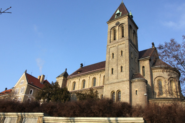 Kostel a klášter sv. Gabriela / kostel Zvěstování Panně Marii, exteriér / Autor fotografie: Archiv Nadačního fondu Malakim