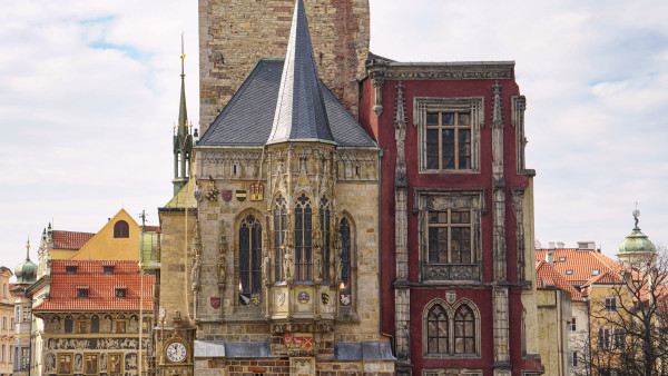 Kaple Panny Marie / Průčelí kaple Staroměstské radnice