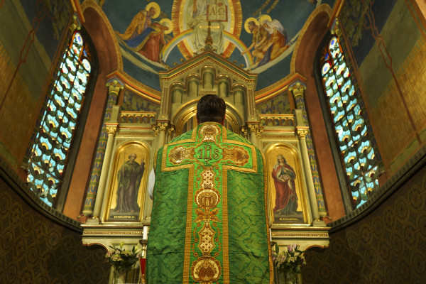 P. František v ornátu / Autor fotografie: Eliška Sobotková