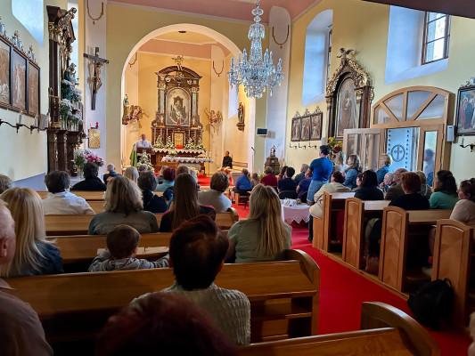 Kameničky, kostel Nejsvětější Trojice