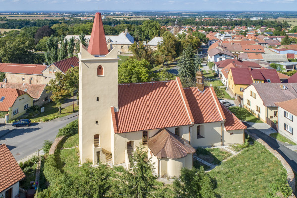 kostel Narození Panny Marie Červené Pečky / Autor fotografie: Roman Šulc