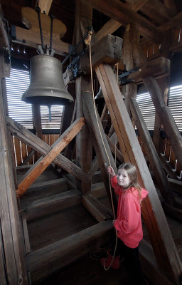 Merboltice - zvonění v patře zvonice  / Autor fotografie: T. Efler