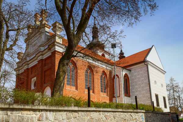 Kralovice, kostel sv. Petra a Pavla