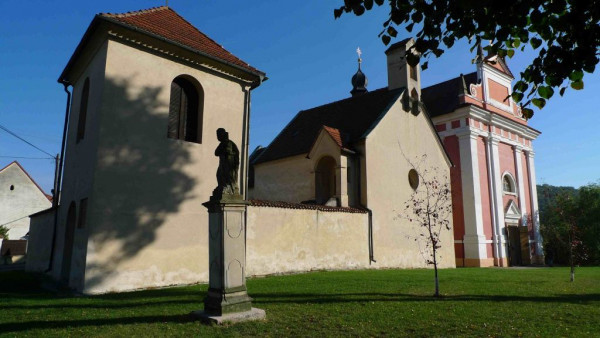 Kostely svaté Kateřiny a sv.Ludmily na Tetíně