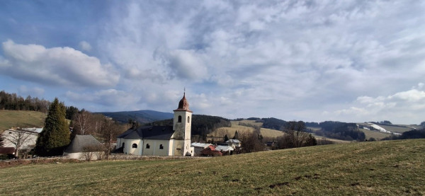 kostel v Olešnici v Orlických horách / Autor fotografie: Kateřina Burdová