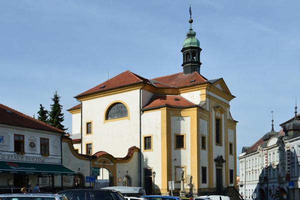 142 Benešov, kostel sv. Anny (2).jpg