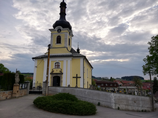 kostel sv. Václava v Radešínské Svratce