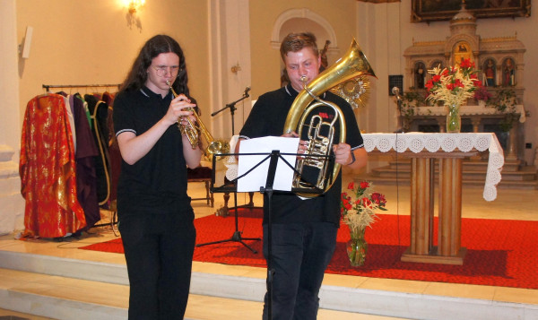 Hudební vystoupení - trubka a baskřídlovka
