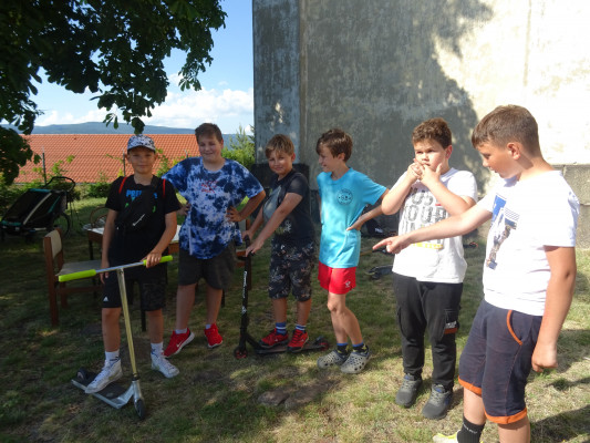 Jeníkov, kostel sv. Petra a Pavla