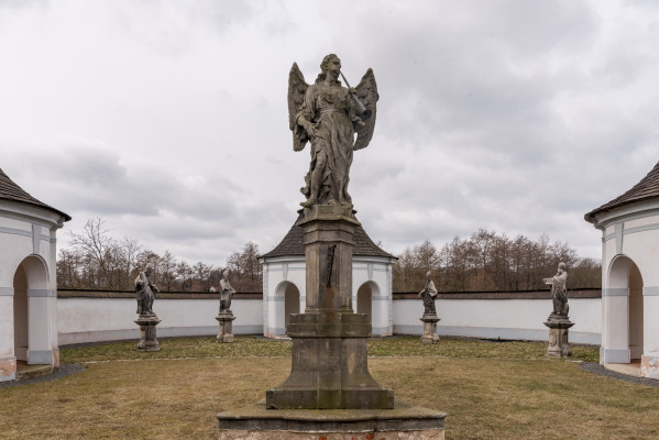 Dolní hřbitov / Socha Anděla Posledního soudu