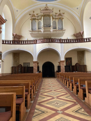 Kostel sv. Petra a Pavla Kelč / Pohled na kůr s varhany / Autor fotografie: P. Dominik Kovář