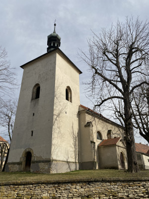 Křešice kostel sv. Matouše   / z čela