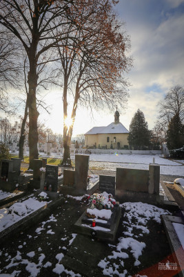 Pátek, kostel sv. Vavřince, hřbitov / Autor fotografie: Petr Vrestiak