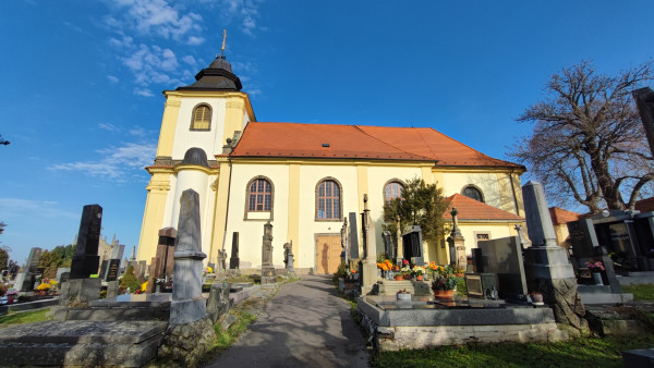 Mikulovice, kostel sv. Václava