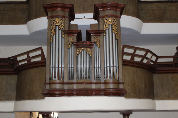 Kostel Povýšení sv. Kříže / interiér