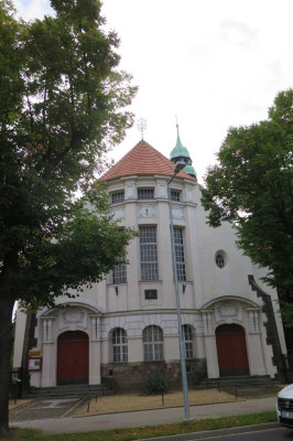 čelní pohled na evangelický kostel v Roudnici nad  / Autor fotografie: R. Rosický