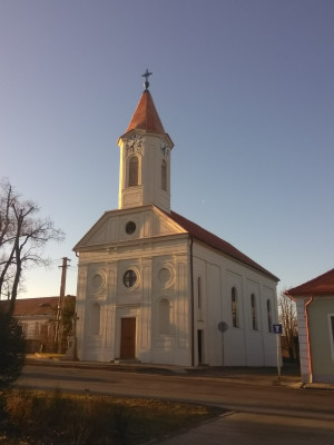 Kostel sv. Terezie Lesná / Průčelí kostela / Autor fotografie: Ivo Prchal