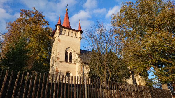 Foto kostela sv. Kateřiny na šířku / Foto / Autor fotografie: Karhany, z. s.