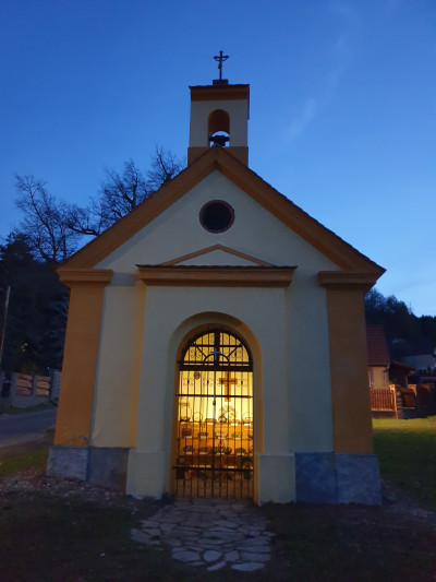 Noční kaple Lhota / Autor fotografie: Martina Doležalová