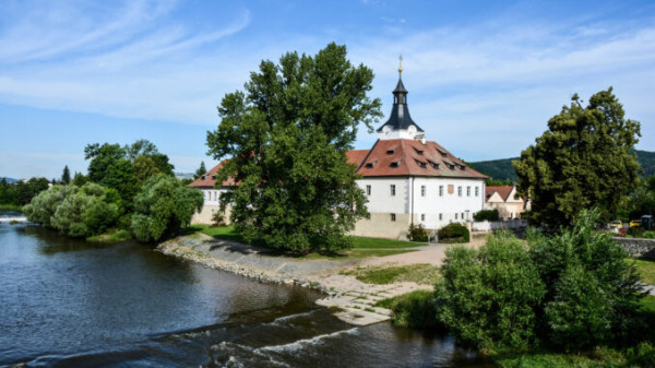 Dobřichovice, zámek / Autor fotografie: Shutterstock.com/Budovy/památky, Svátky/1763988752