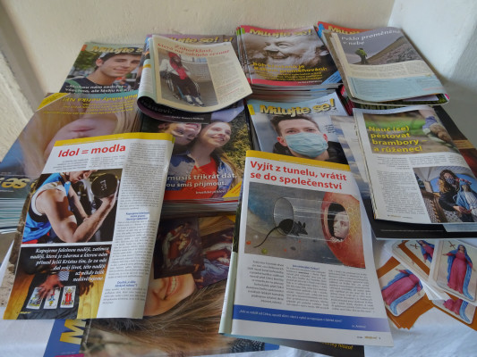 Jeníkov, kostel sv. Petra a Pavla