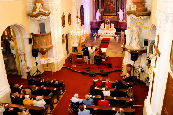 Podivín, kostel sv. Petra a sv. Pavla