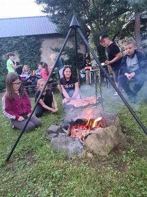 Farní zahrada ohniště 