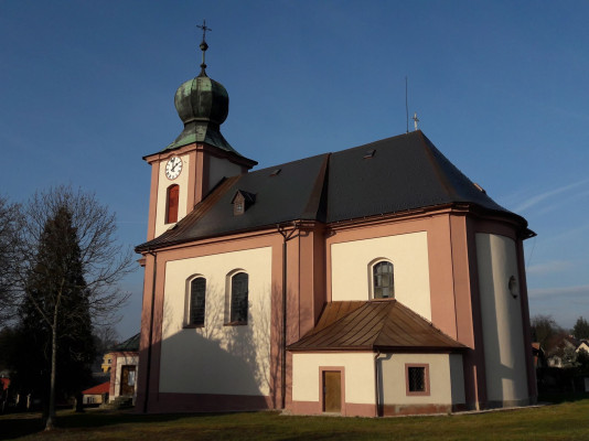 Kostel v Roztokách / Autor fotografie: Jiří JAkoubek
