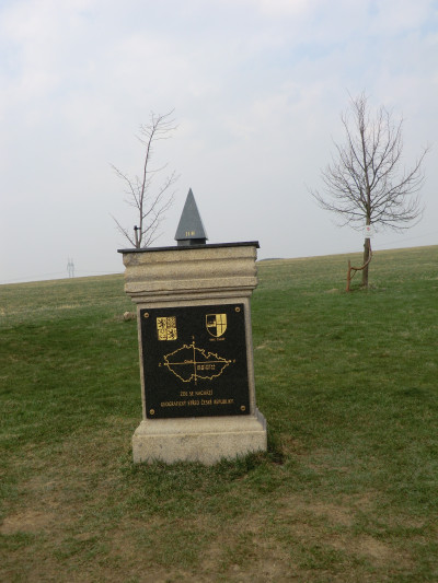 Foto kostela / v Číhošti se nachází geografický střed ČR / Autor fotografie: archiv nf