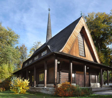 Evangelický kostel v Rožnově p. R. / Dřevěný evangelický kostel v Rožnově pod Radhoštěm